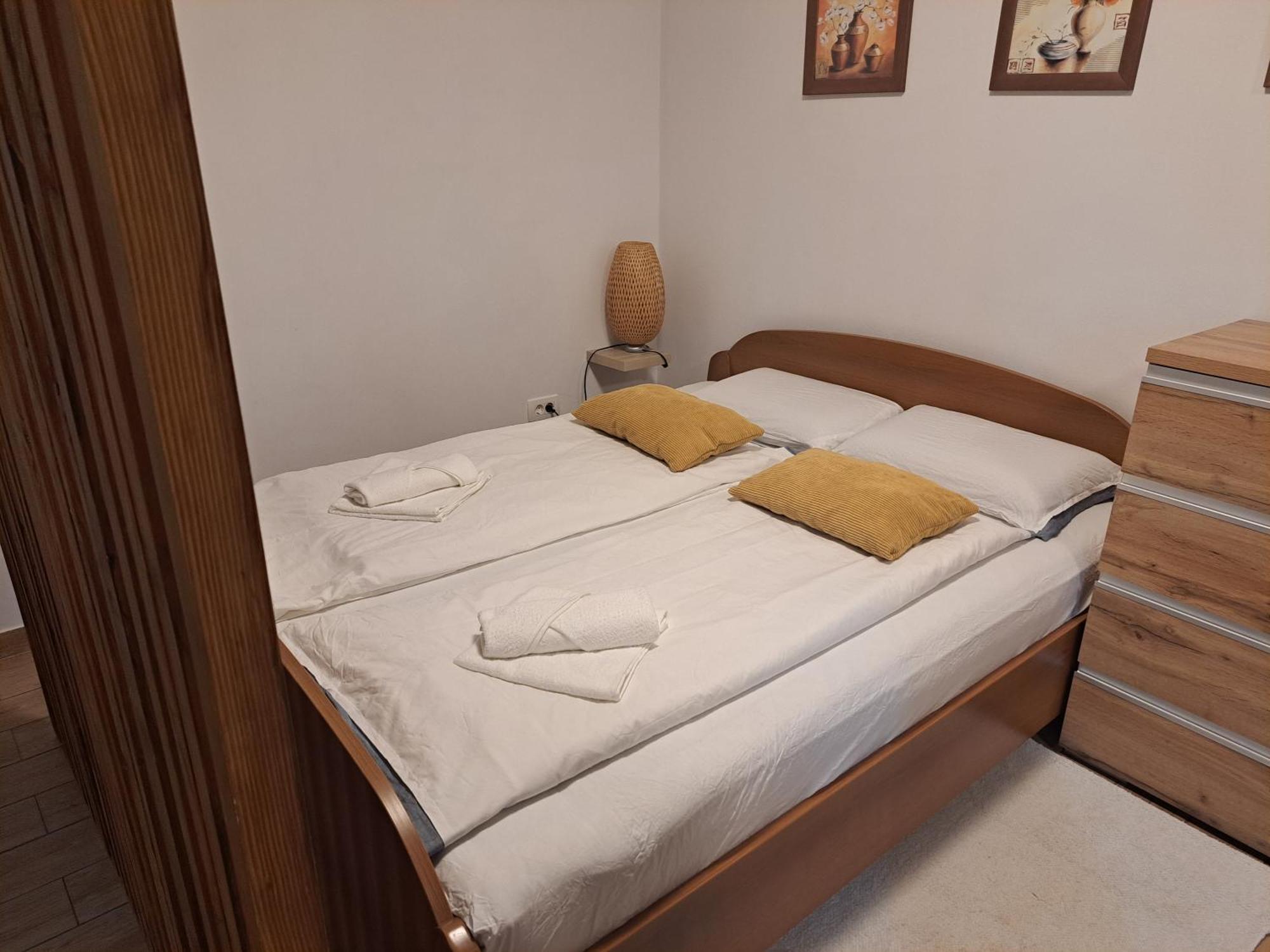 Apartman View Apartment โคเปร์ ภายนอก รูปภาพ